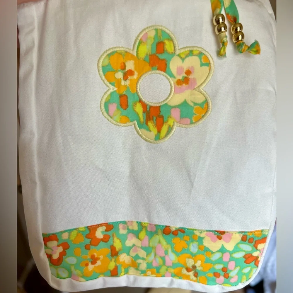Girls White Canvas Convertible Tote Bag/Backpack Retro Floral Appliqué
